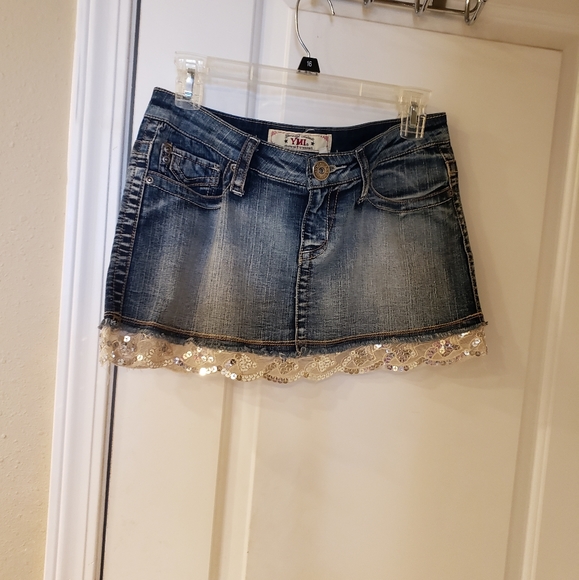 YMI denim jean white lace, silver sequin skit, size 5 - Picture 3 of 9